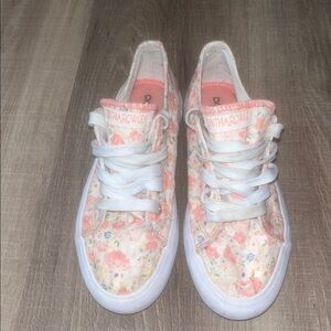 ADORABLE❣️Cynthia Rowley Floral Little Girls Canvas Sneakers Sz 1